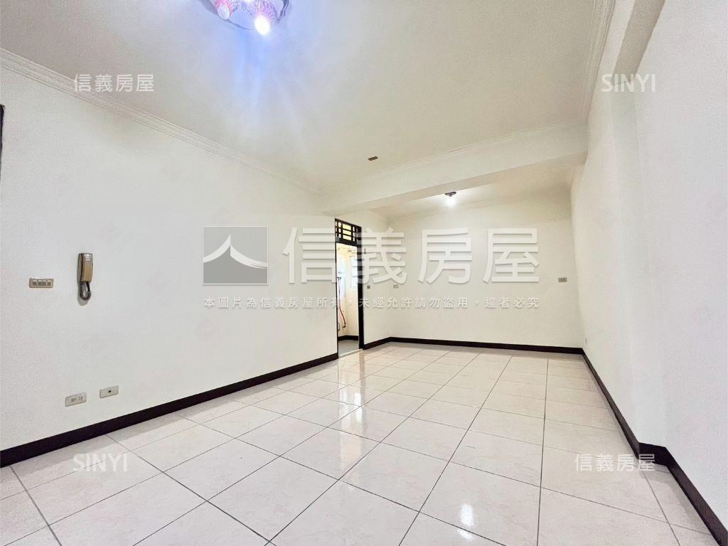十期震後朝南美透天房屋室內格局與周邊環境