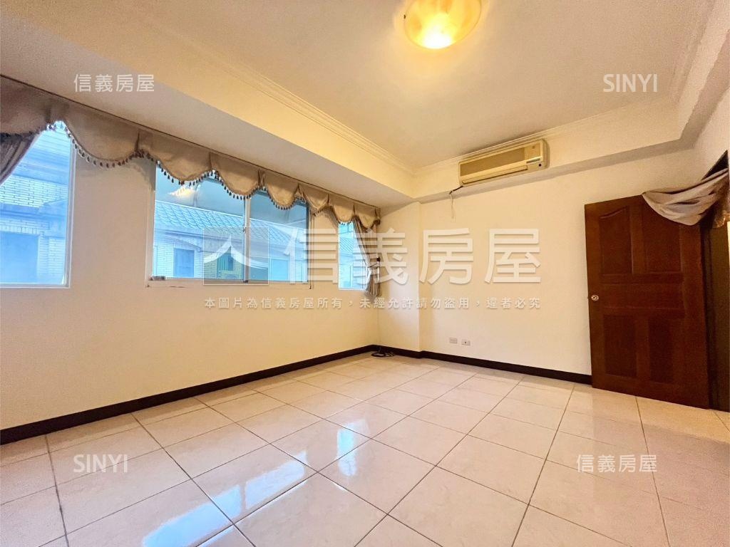 十期震後朝南美透天房屋室內格局與周邊環境