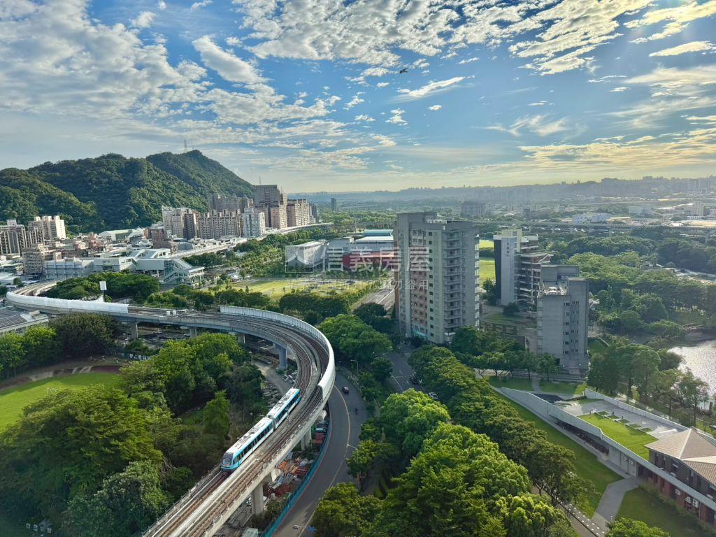 京河．ＭＲＴ河景四房車位房屋室內格局與周邊環境