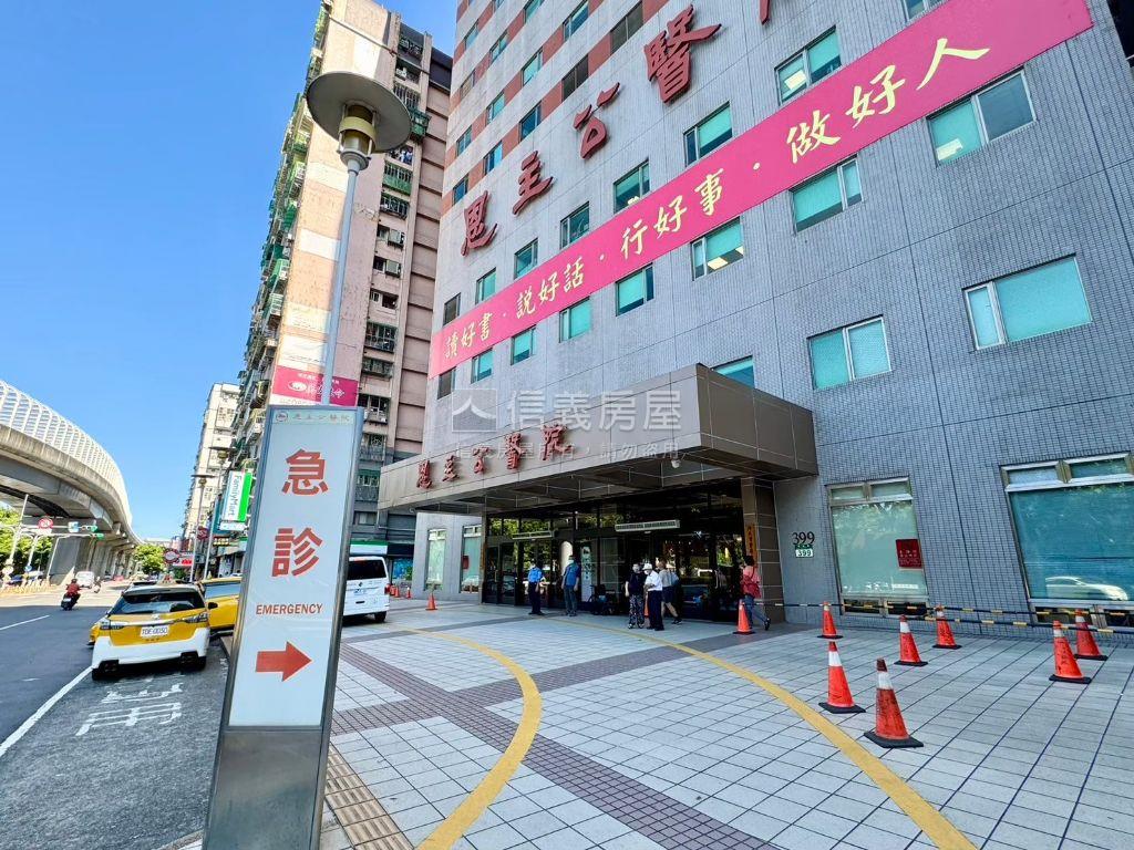 捷運＊京河河景四房車位房屋室內格局與周邊環境