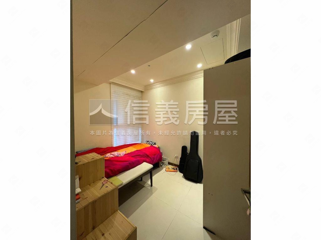 北市鋼骨三房車位採光美宅房屋室內格局與周邊環境