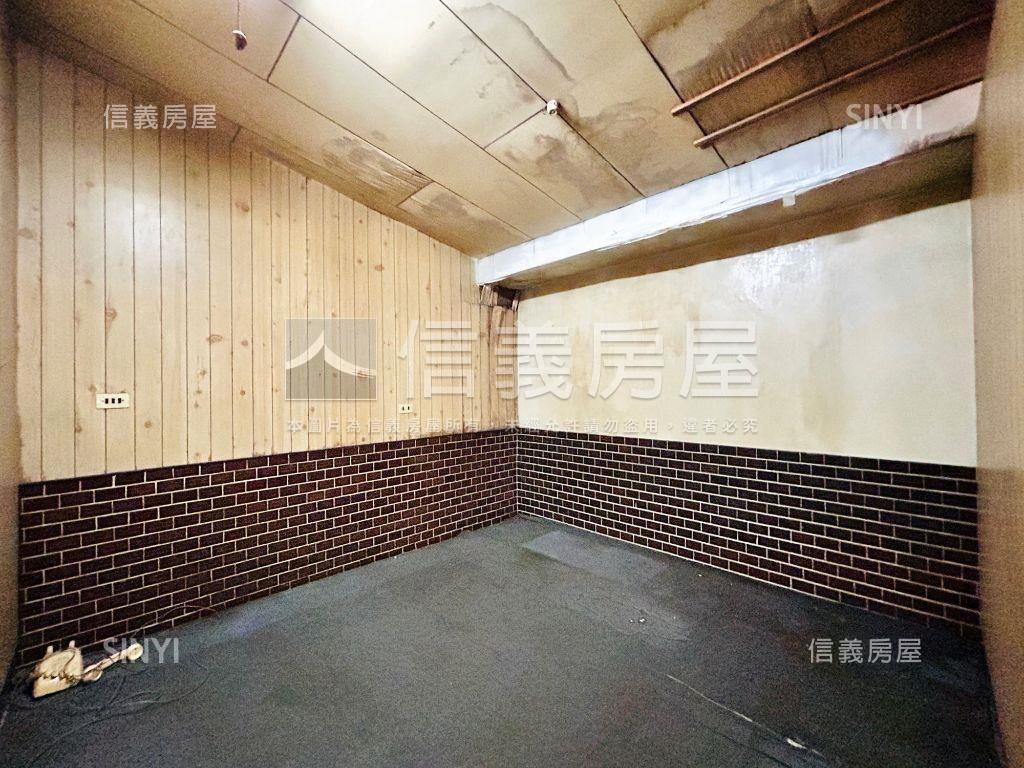 近一中金龍街前後臨路透天房屋室內格局與周邊環境