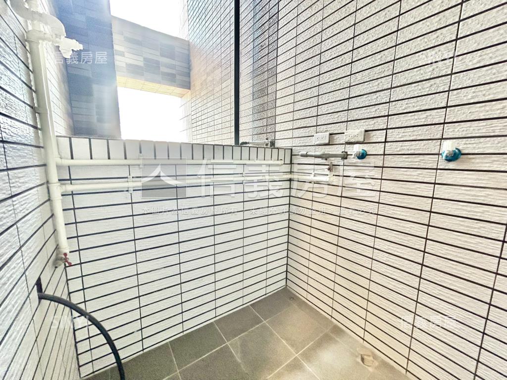 佳鋐郡兩房平車房屋室內格局與周邊環境