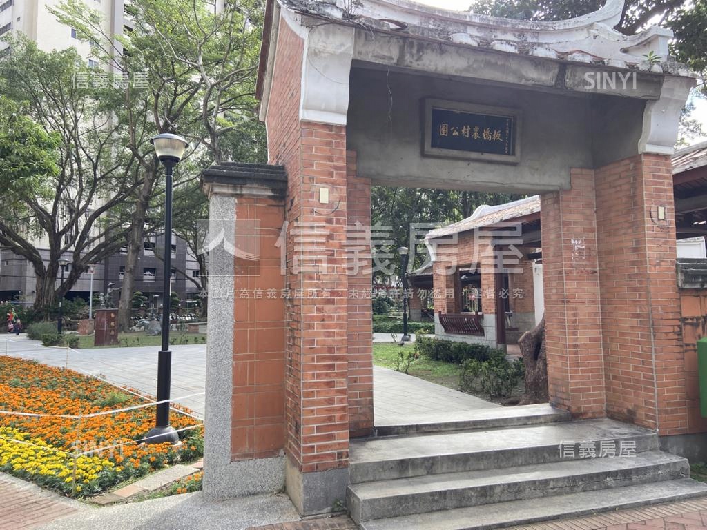 家泰江翠綻２房車位房屋室內格局與周邊環境