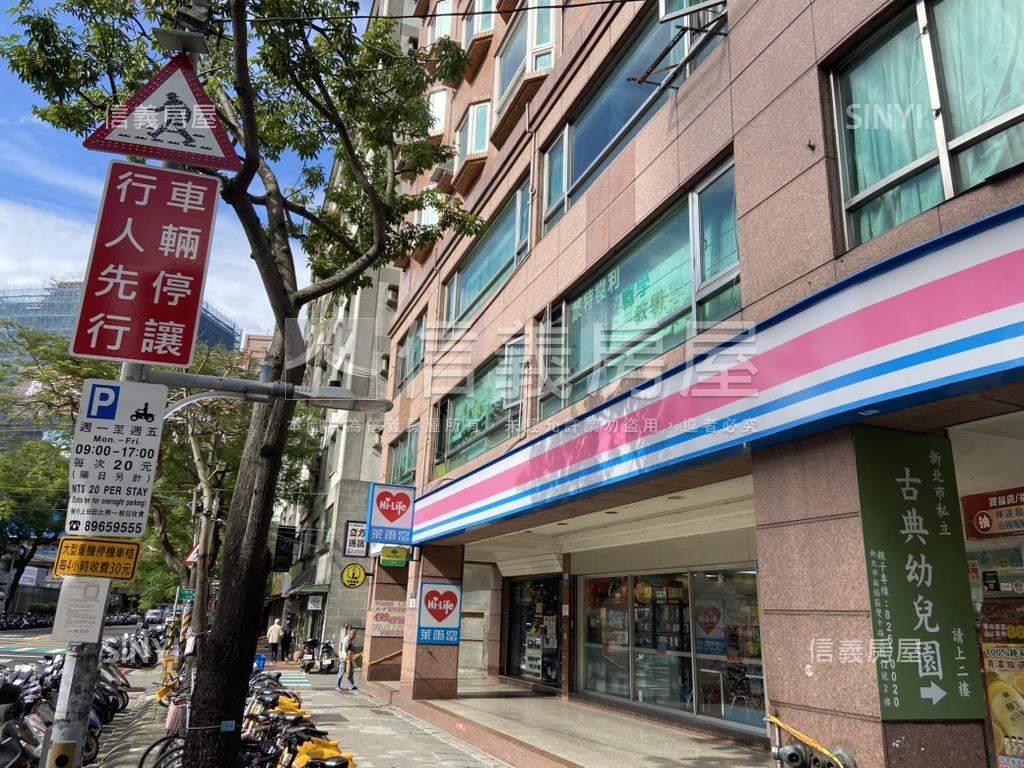 家泰江翠綻２房車位房屋室內格局與周邊環境