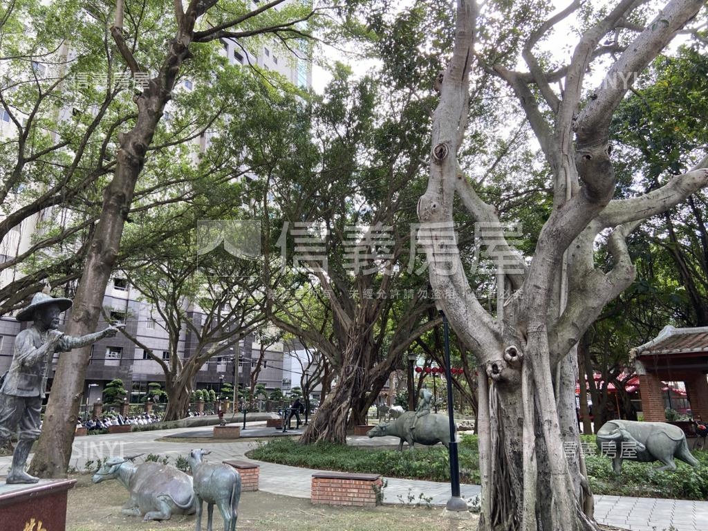 家泰江翠綻２房車位房屋室內格局與周邊環境