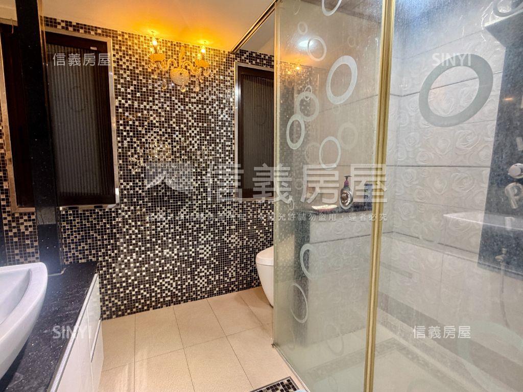 仁武面寬４．９米精緻車墅房屋室內格局與周邊環境