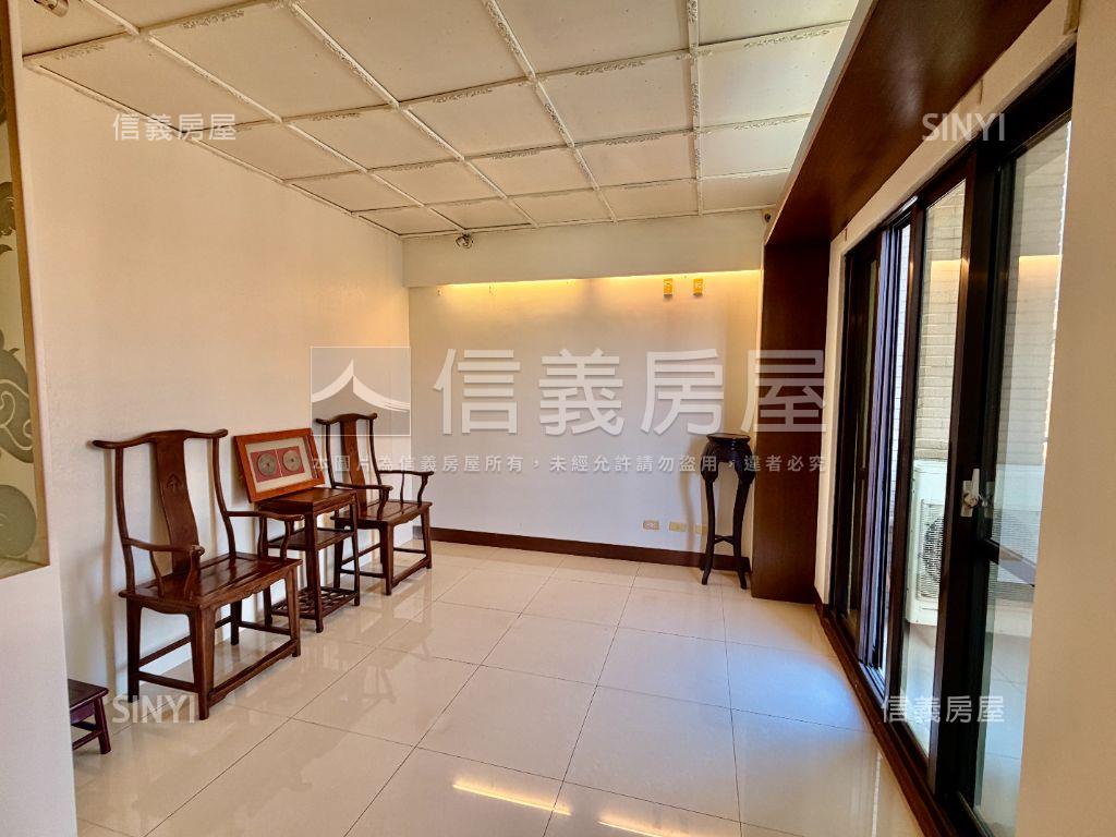 仁武面寬４．９米精緻車墅房屋室內格局與周邊環境