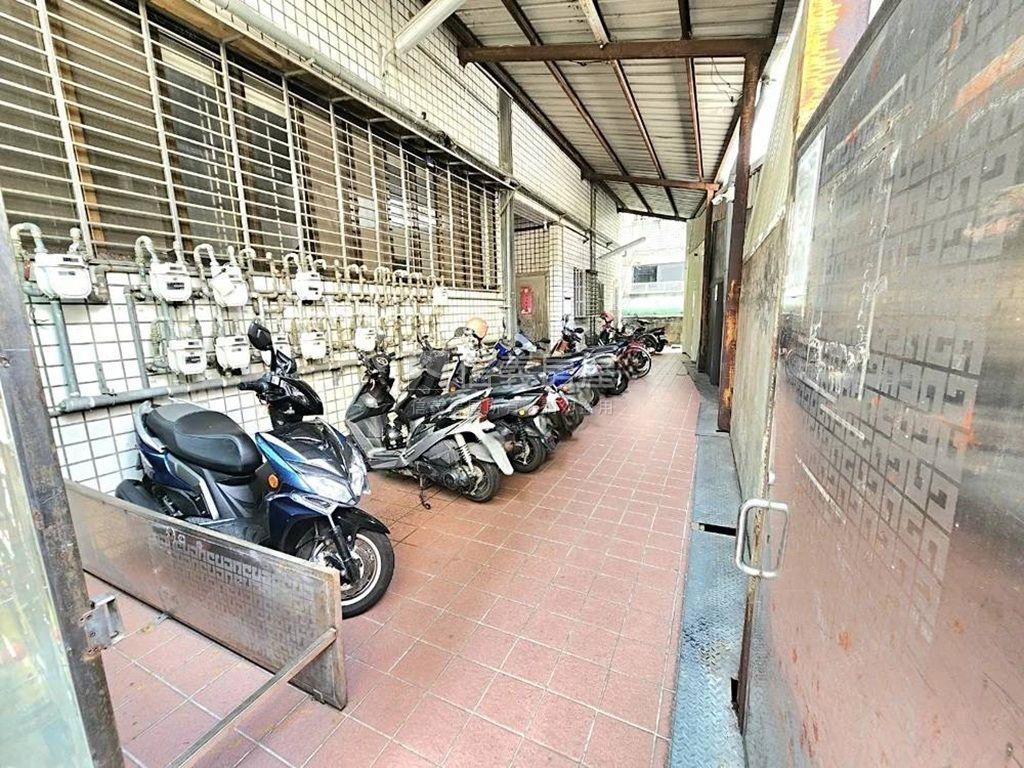 金龍明鑛大樓文心高工房屋室內格局與周邊環境