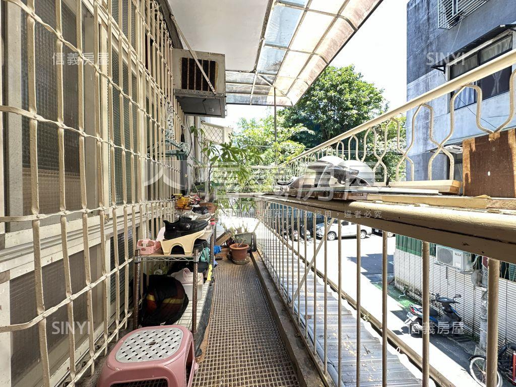 近木柵市中心邊間公寓二樓房屋室內格局與周邊環境