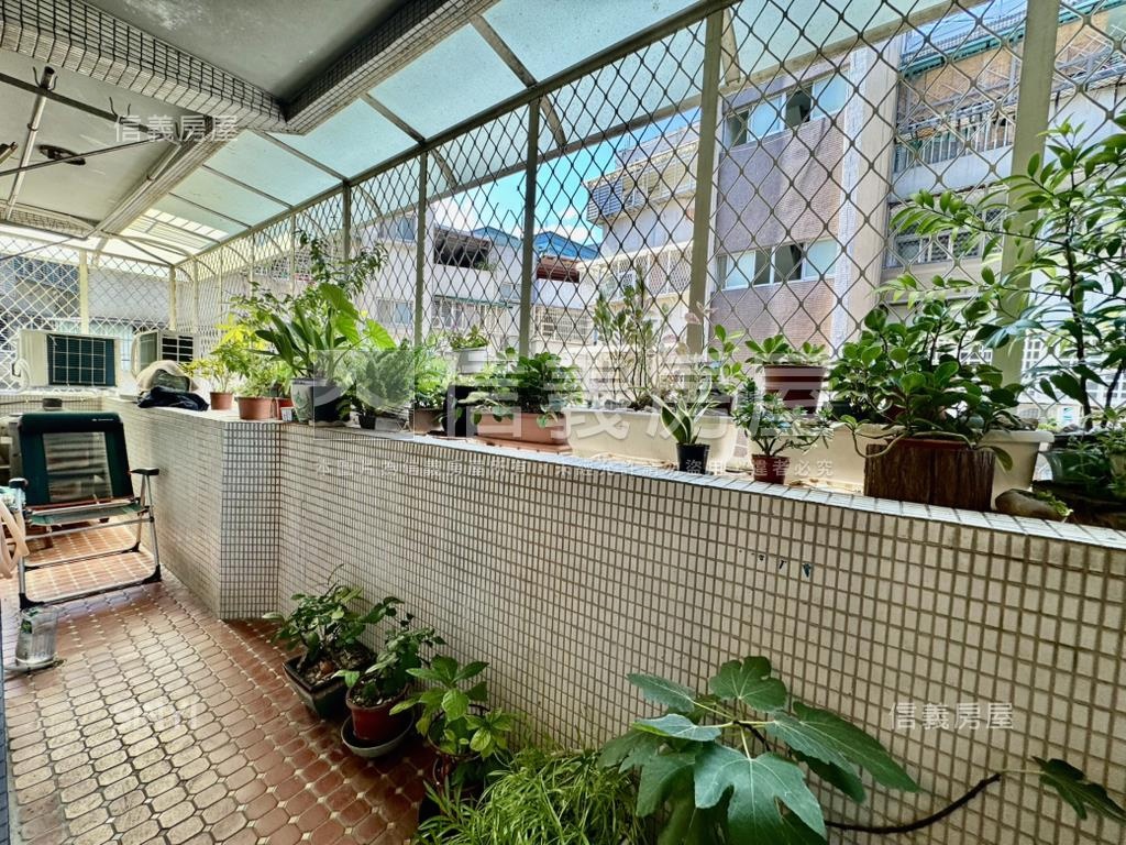 港墘近內科３樓可抽車位房屋室內格局與周邊環境