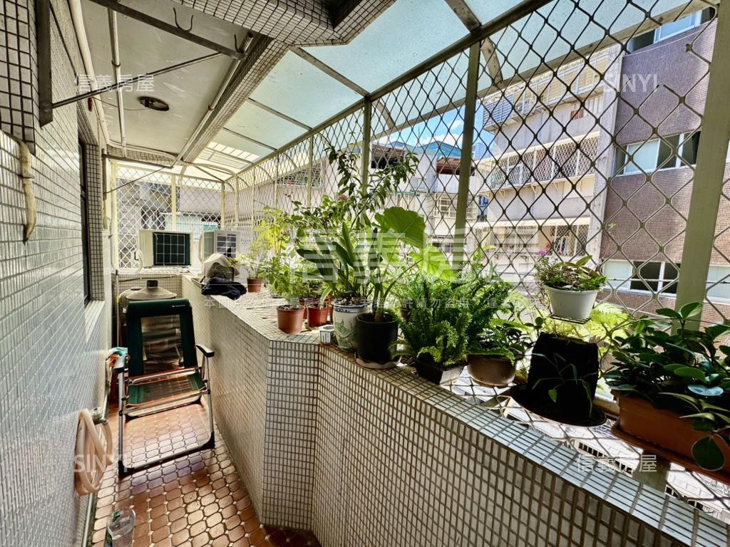 港墘近內科３樓可抽車位房屋室內格局與周邊環境