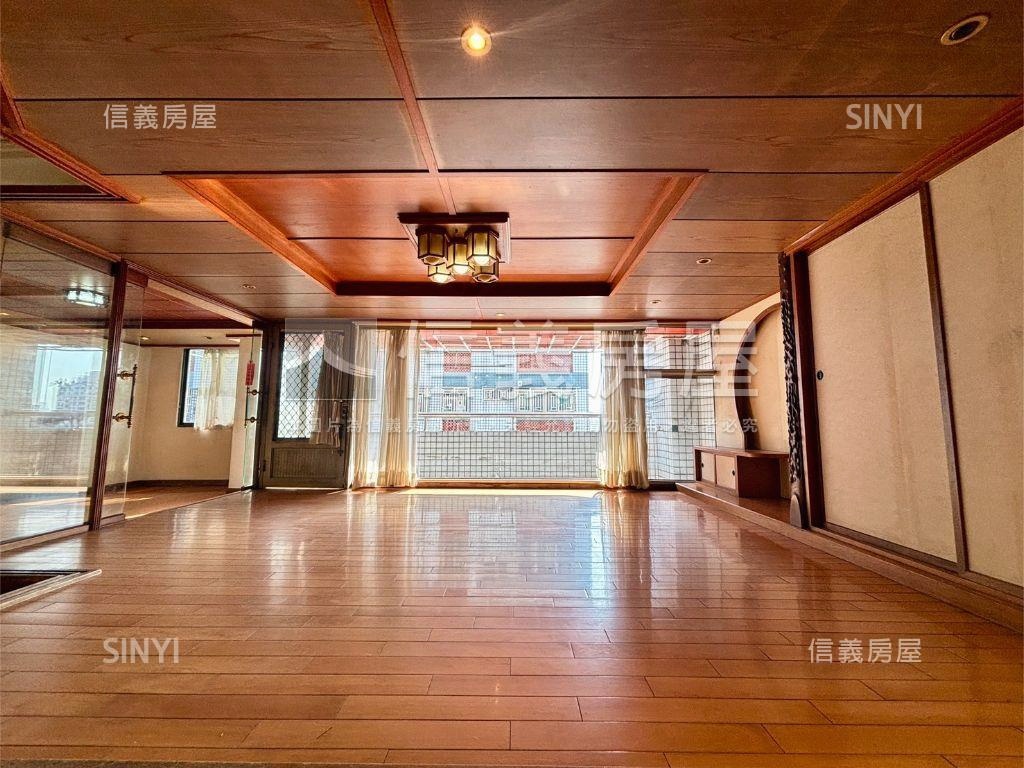 低於行情鑽石華廈一層一戶房屋室內格局與周邊環境