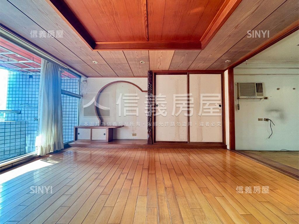 低於行情鑽石華廈一層一戶房屋室內格局與周邊環境