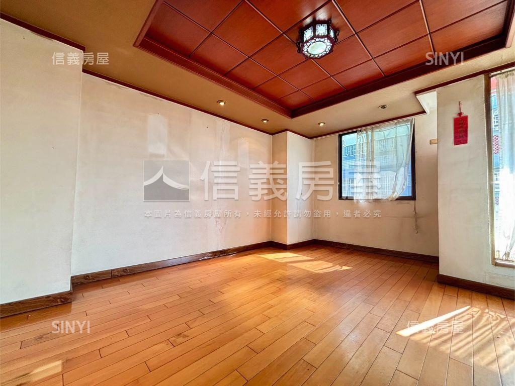 低於行情鑽石華廈一層一戶房屋室內格局與周邊環境