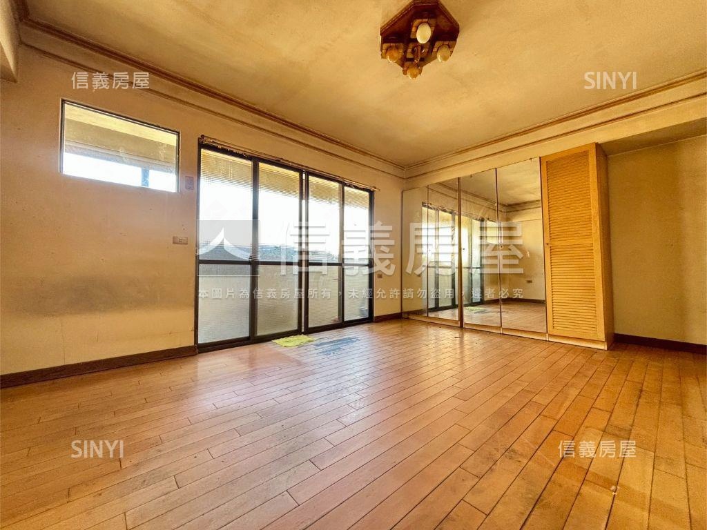 低於行情鑽石華廈一層一戶房屋室內格局與周邊環境