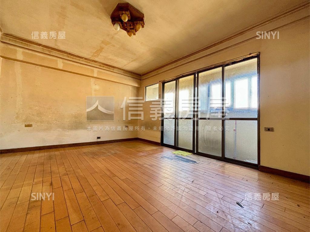 低於行情鑽石華廈一層一戶房屋室內格局與周邊環境