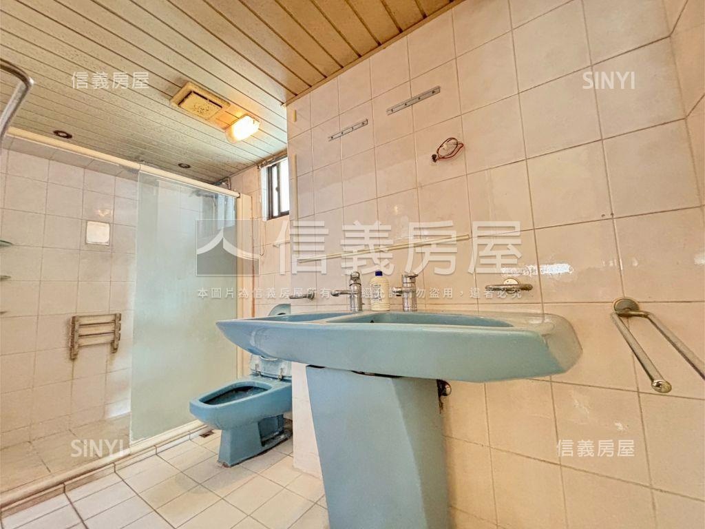 低於行情鑽石華廈一層一戶房屋室內格局與周邊環境