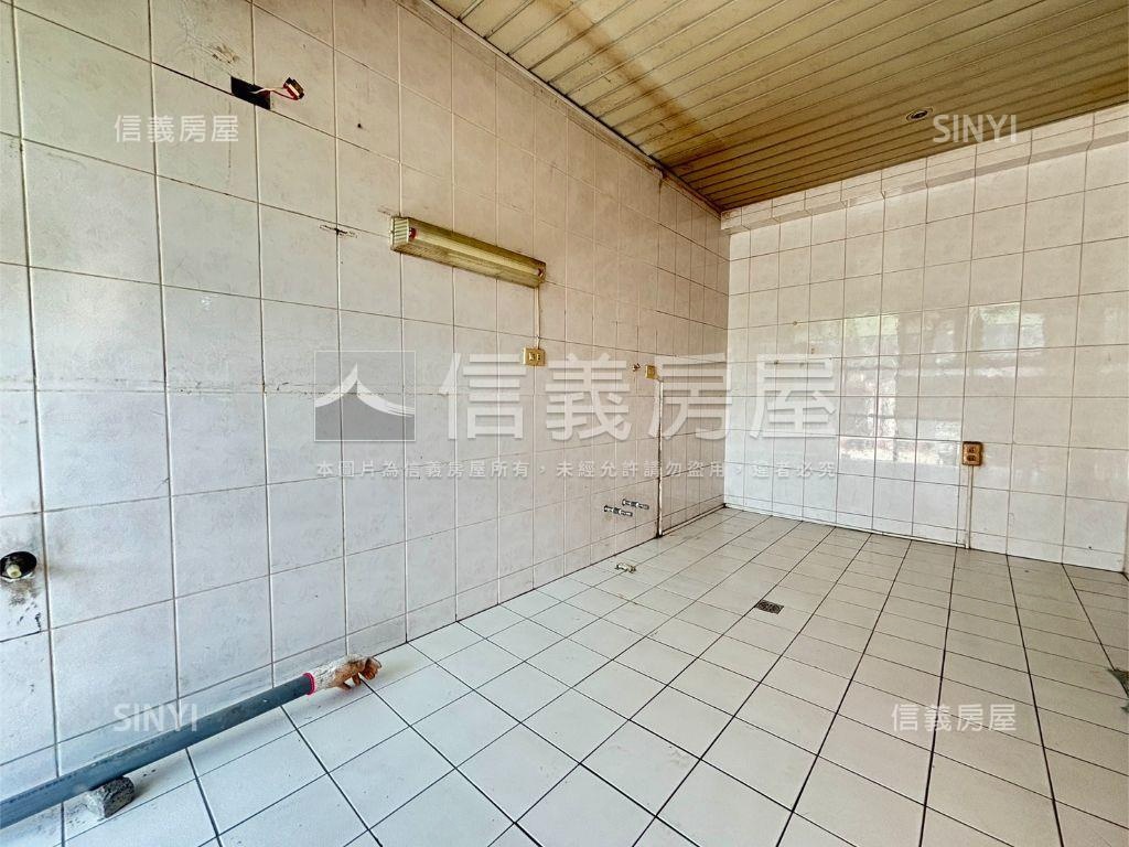 低於行情鑽石華廈一層一戶房屋室內格局與周邊環境