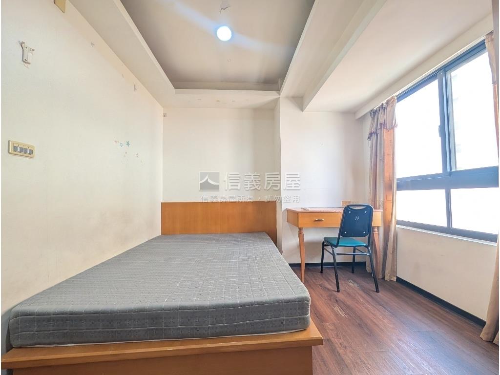 鄉林凱撒方正３房房屋室內格局與周邊環境