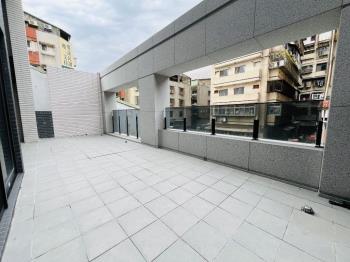 萬大境邊間美三房露臺車位