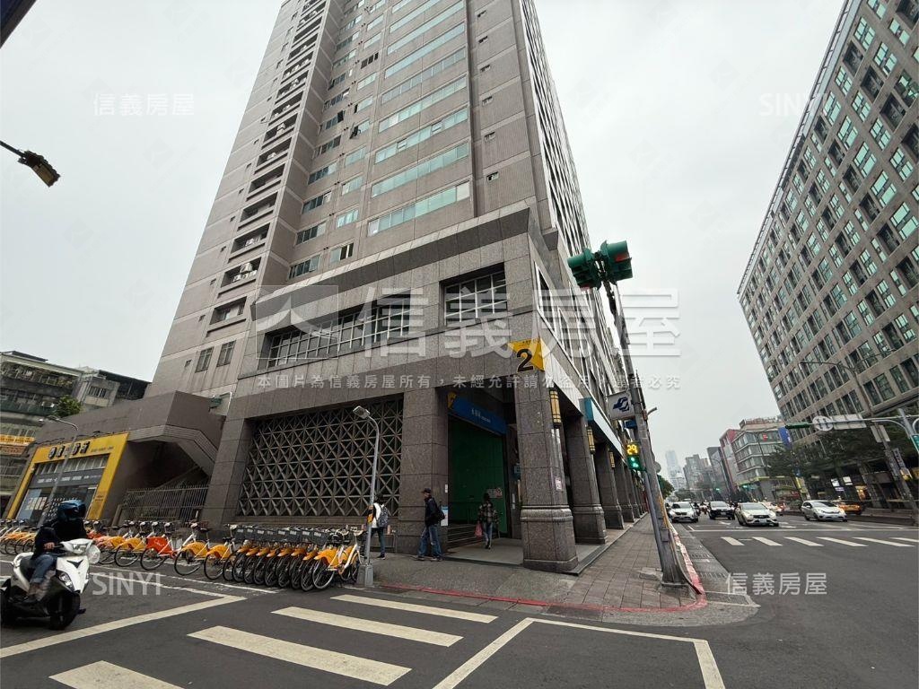 大馬路旁２樓潛力公寓房屋室內格局與周邊環境