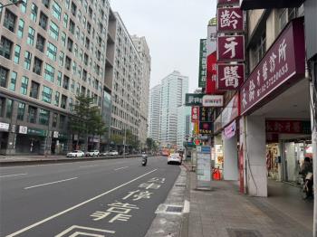 大馬路旁２樓潛力公寓