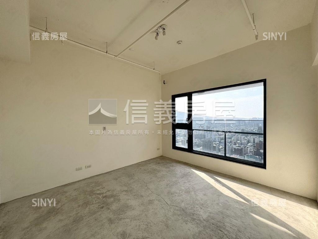 中央花園山海景觀高樓豪邸房屋室內格局與周邊環境