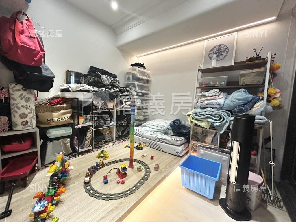 精美裝潢２房車位房屋室內格局與周邊環境