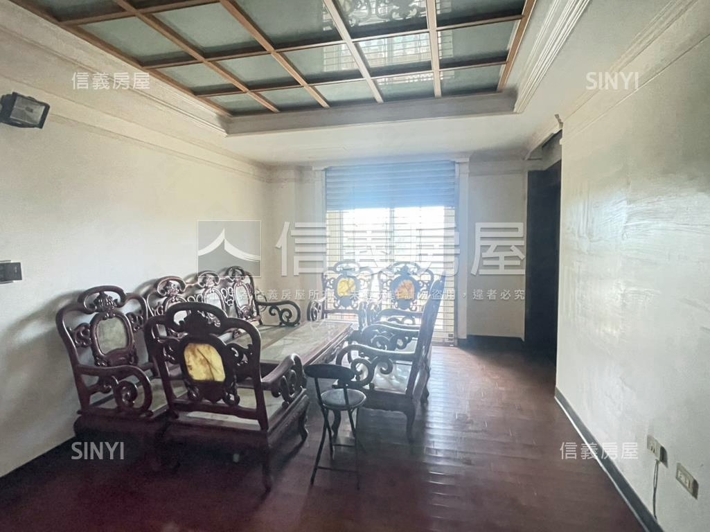 近新市鎮獨立透天房屋室內格局與周邊環境