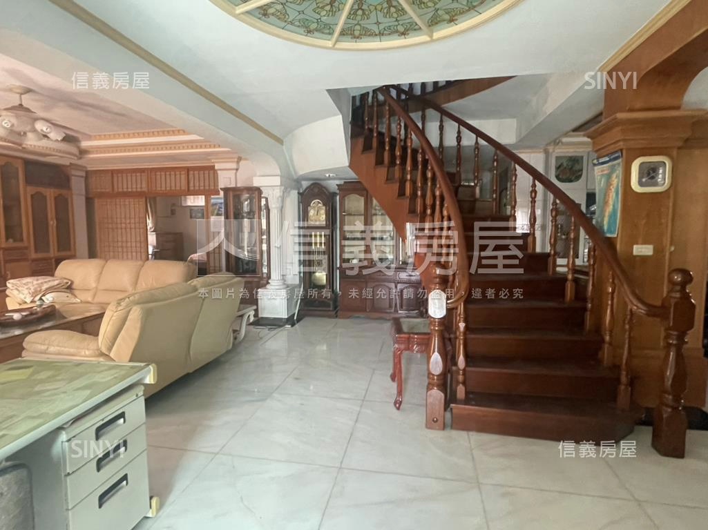 近新市鎮獨立透天房屋室內格局與周邊環境