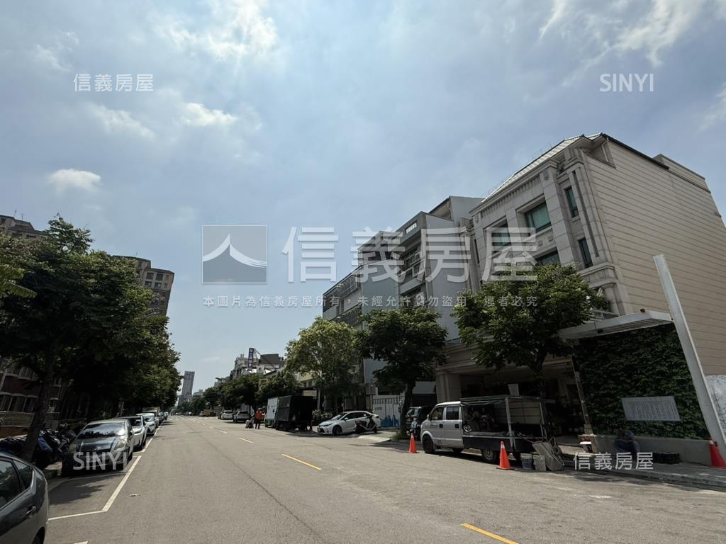 八期豐富公園臨路金透店房屋室內格局與周邊環境