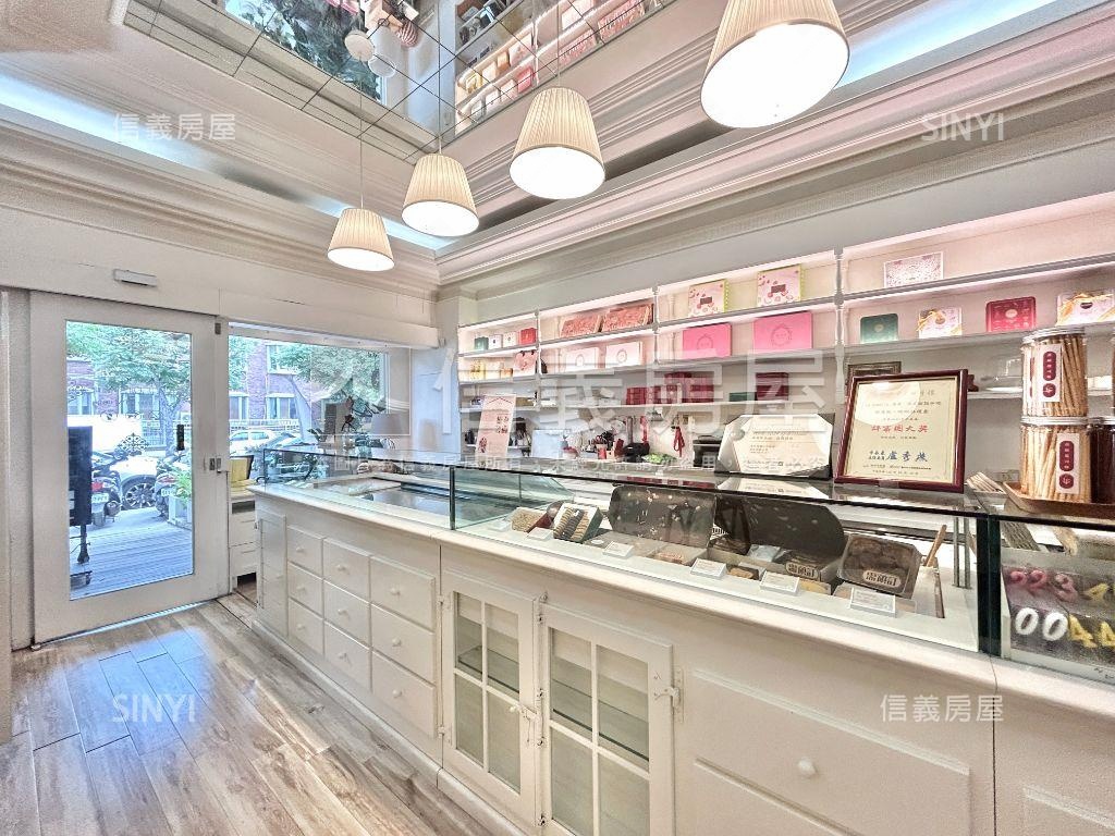 八期豐富公園臨路金透店房屋室內格局與周邊環境