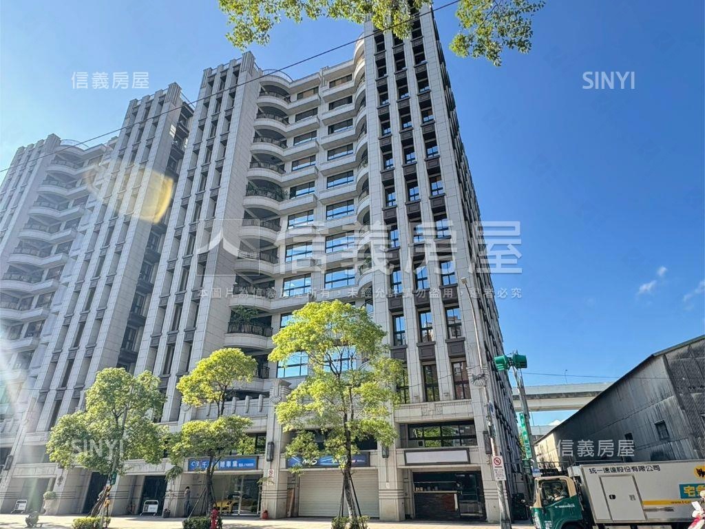 南港世界心前棟高樓房屋室內格局與周邊環境