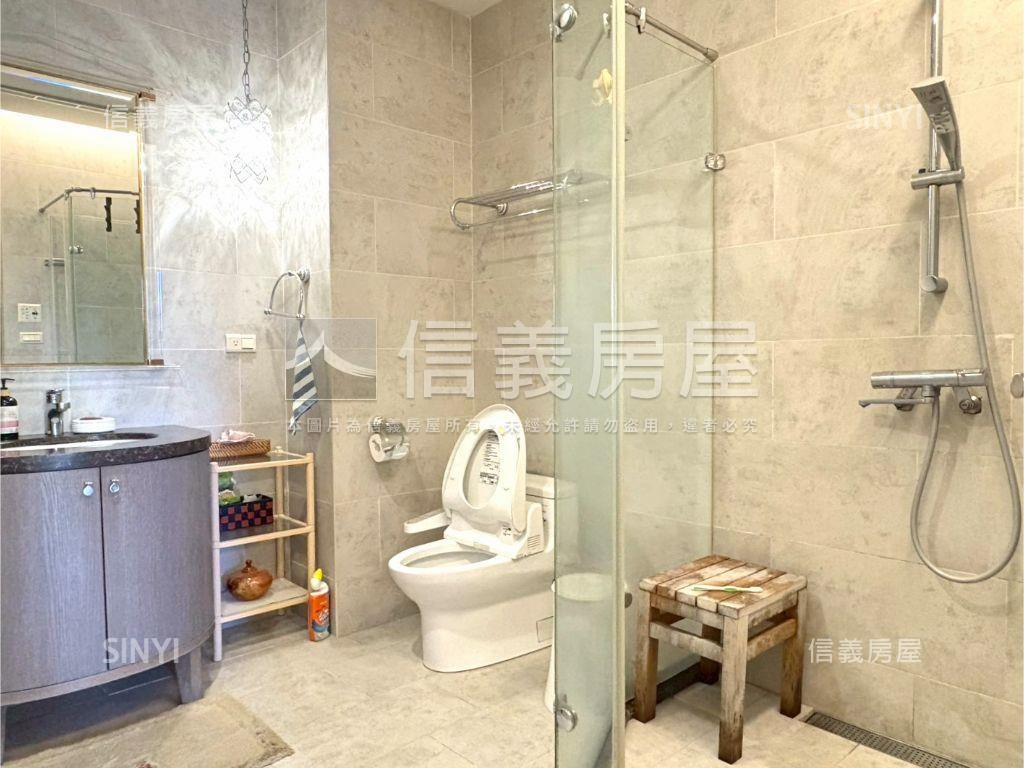 南港世界心前棟高樓房屋室內格局與周邊環境