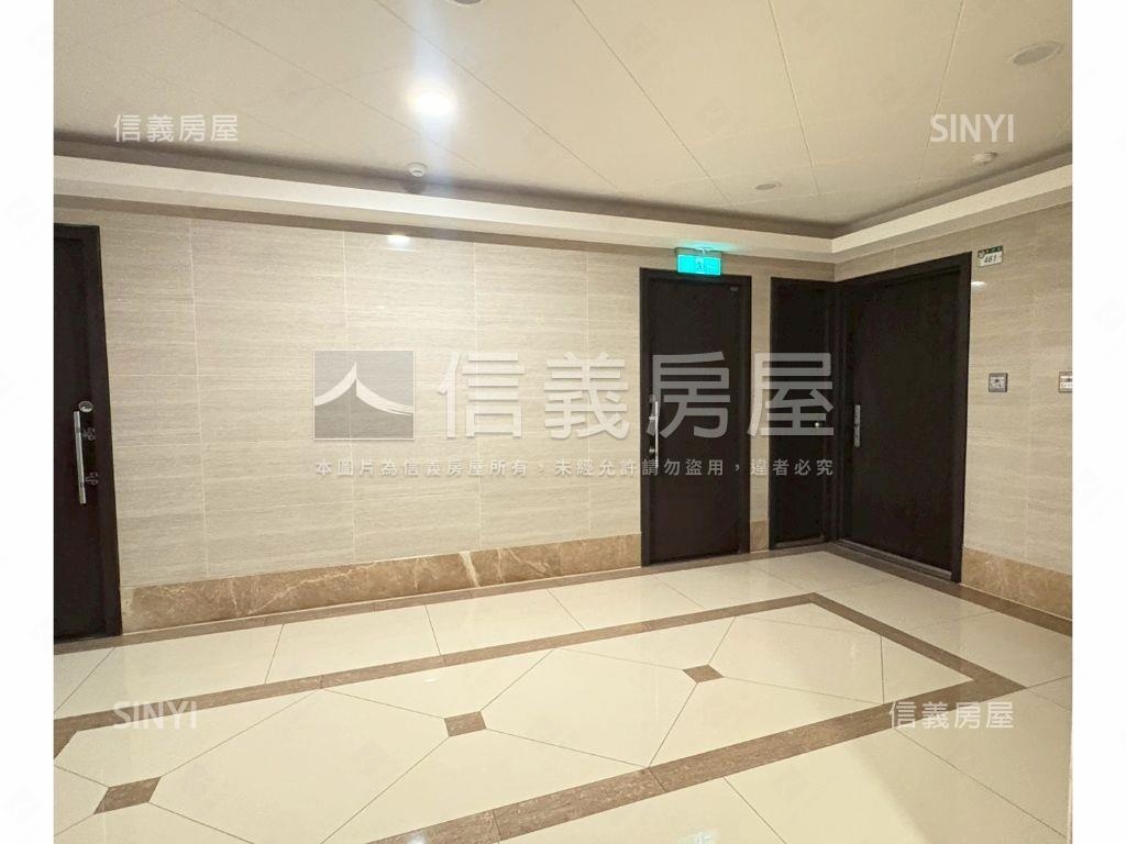 南港世界心前棟高樓房屋室內格局與周邊環境