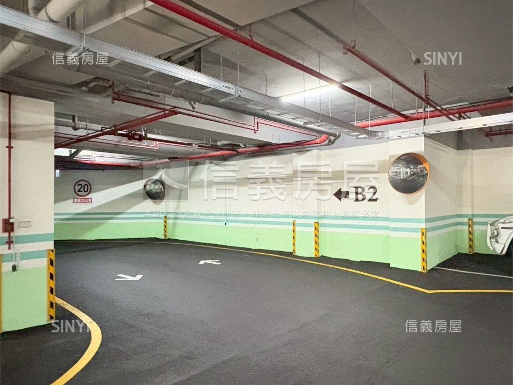 南港世界心前棟高樓房屋室內格局與周邊環境