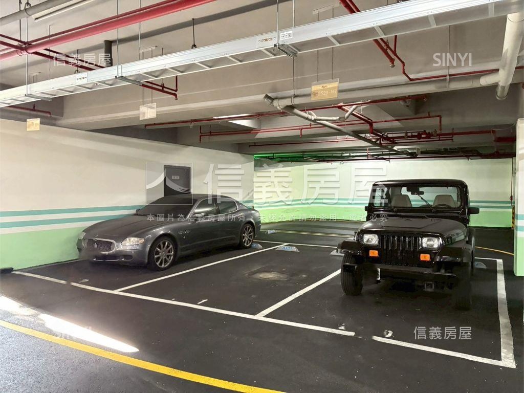 南港世界心前棟高樓房屋室內格局與周邊環境