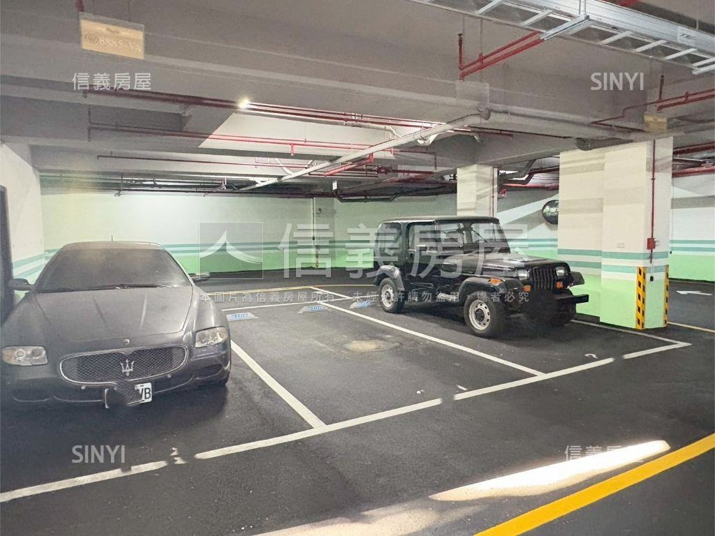 南港世界心前棟高樓房屋室內格局與周邊環境