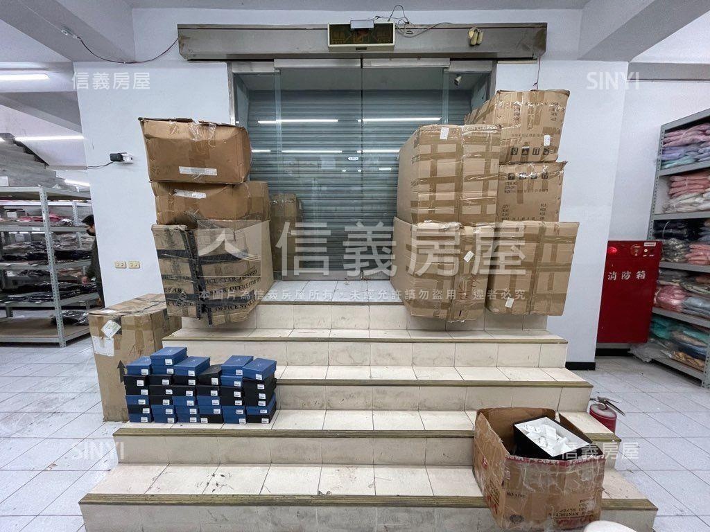 巨蛋捷運公園商圈百坪店鋪房屋室內格局與周邊環境