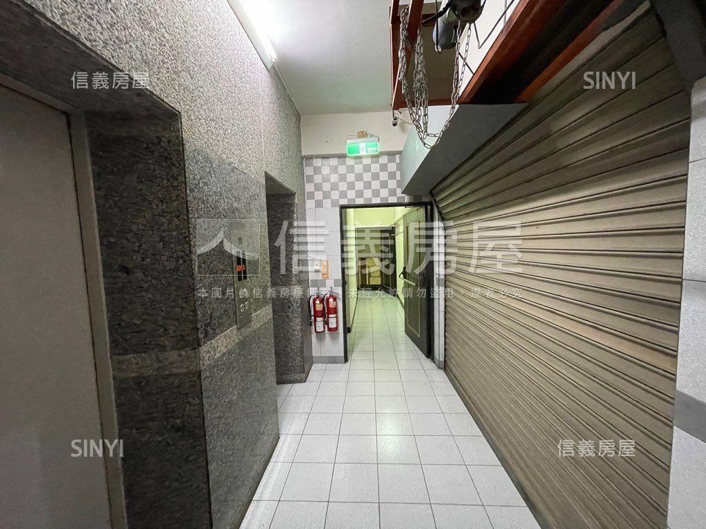 巨蛋捷運公園商圈百坪店鋪房屋室內格局與周邊環境