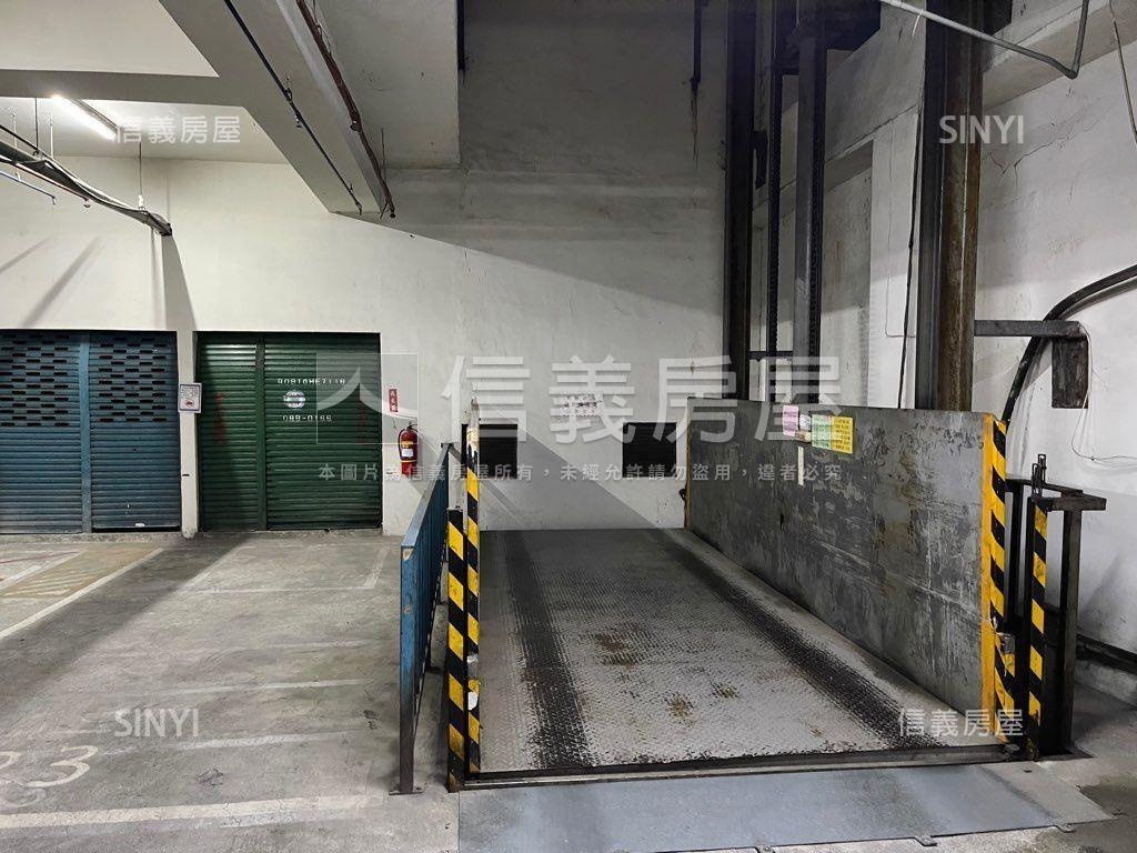 巨蛋捷運公園商圈百坪店鋪房屋室內格局與周邊環境