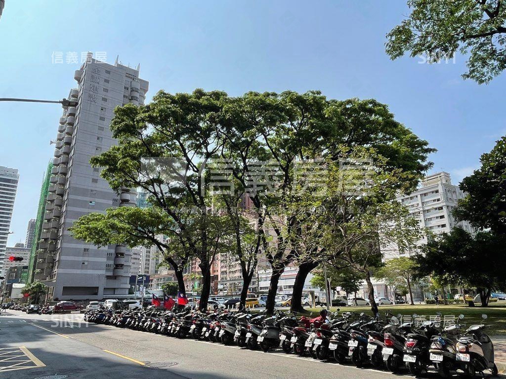 巨蛋捷運公園商圈百坪店鋪房屋室內格局與周邊環境