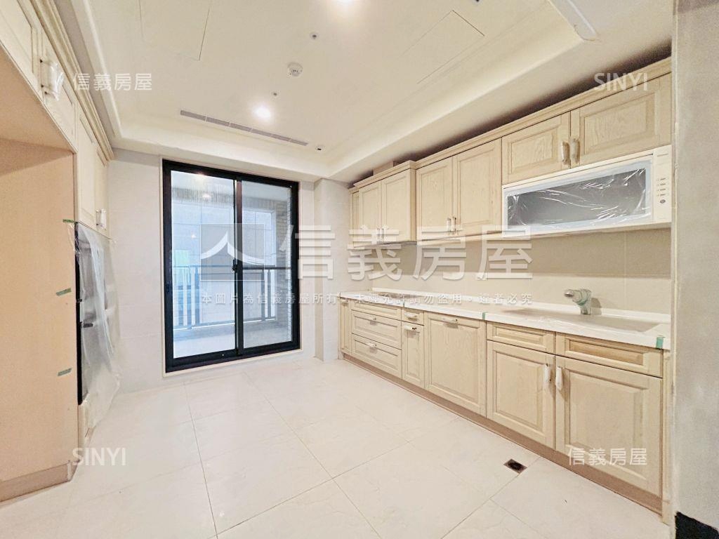 中悅瑰麗面總圖景觀高樓Ａ房屋室內格局與周邊環境