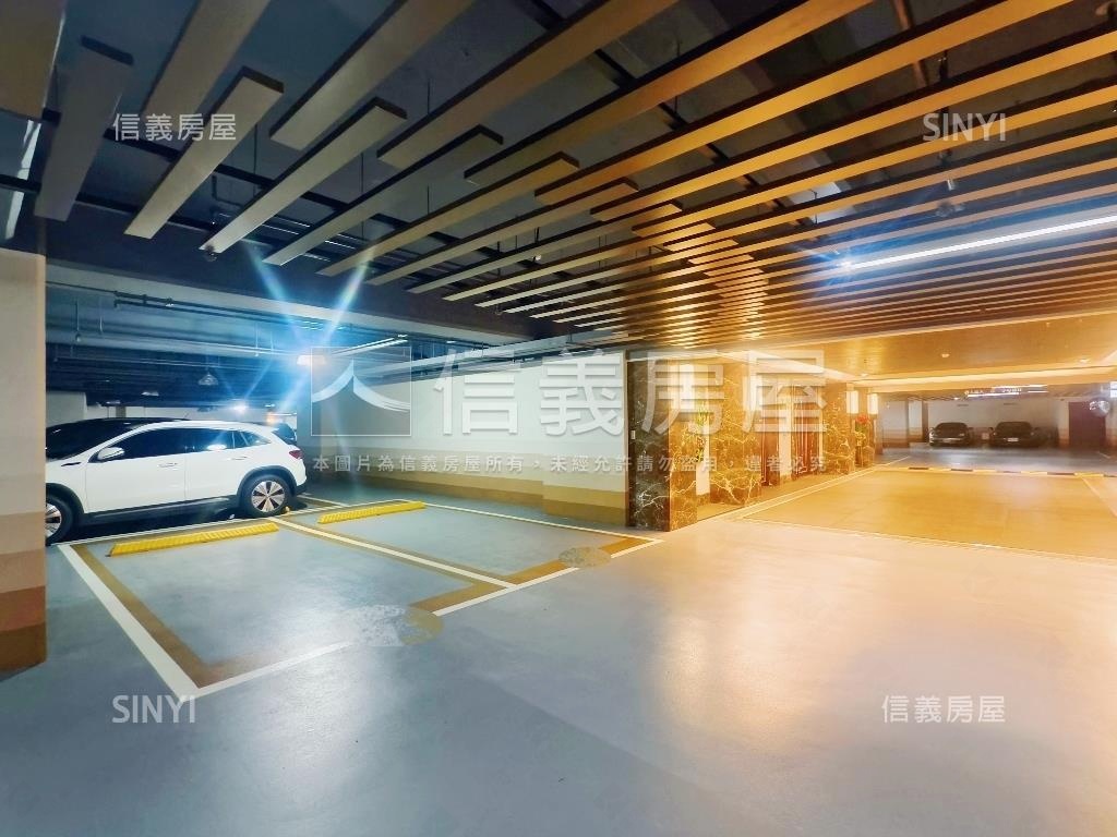 中悅瑰麗面總圖景觀高樓Ａ房屋室內格局與周邊環境