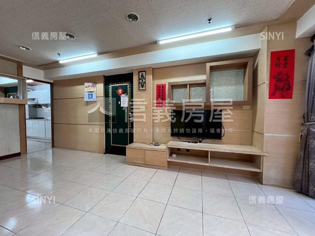 高樓景觀三房平車位房屋室內格局與周邊環境