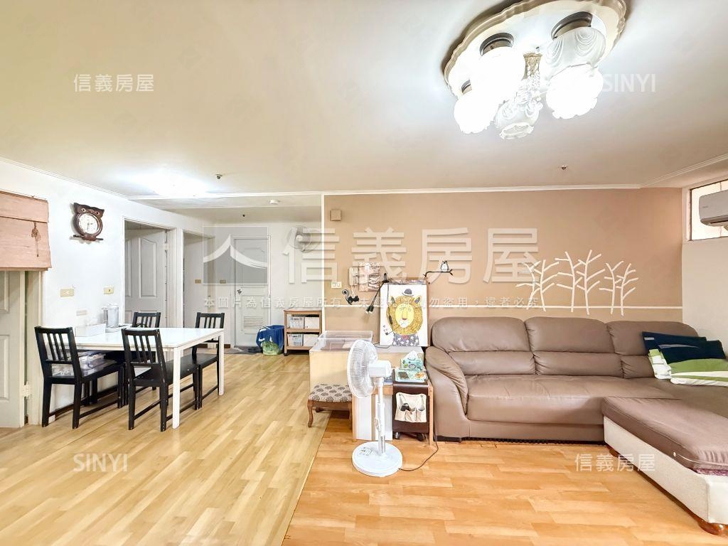 逢甲高樓面公園三房平車位房屋室內格局與周邊環境