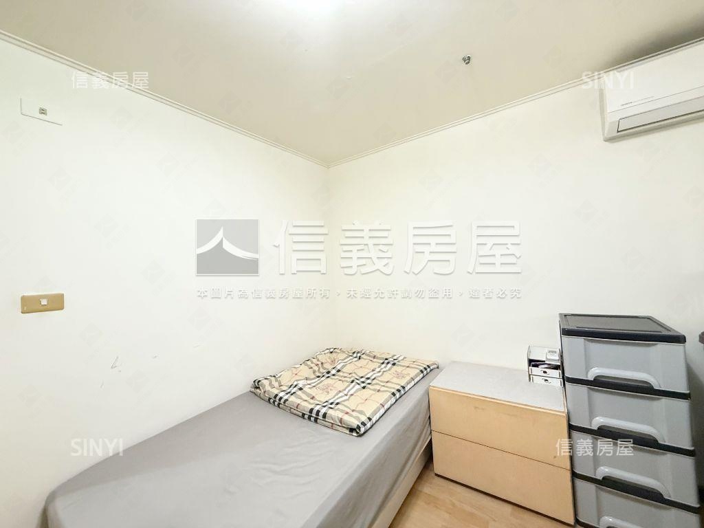 逢甲高樓面公園三房平車位房屋室內格局與周邊環境