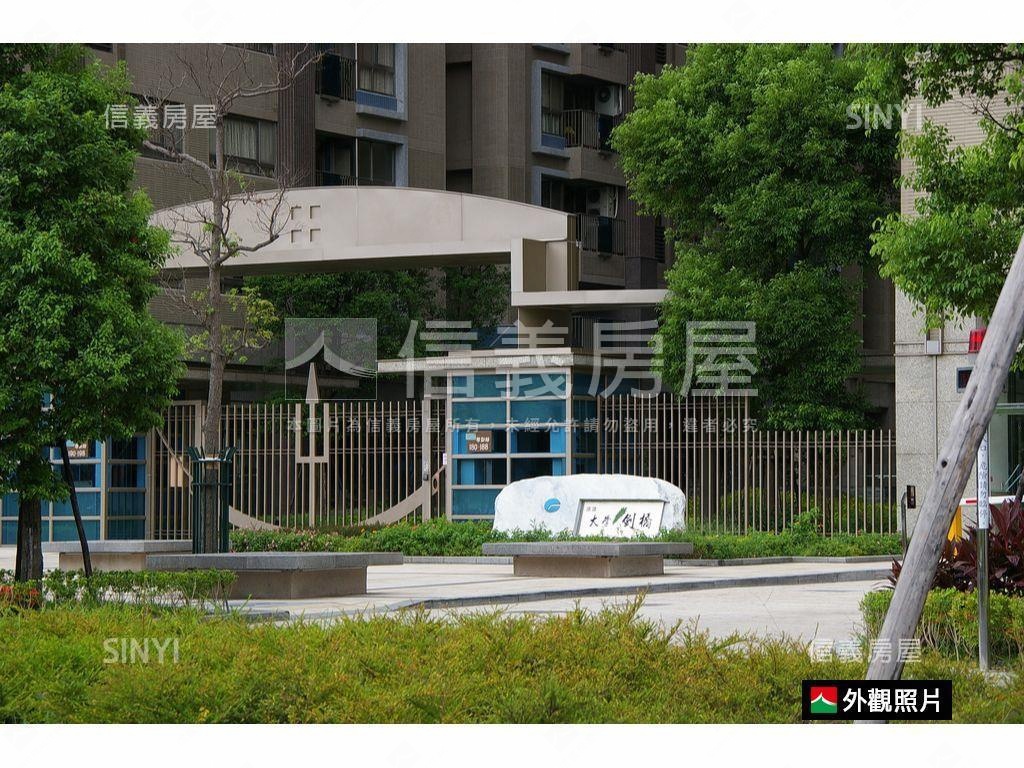 大學劍橋高樓三房車位房屋室內格局與周邊環境