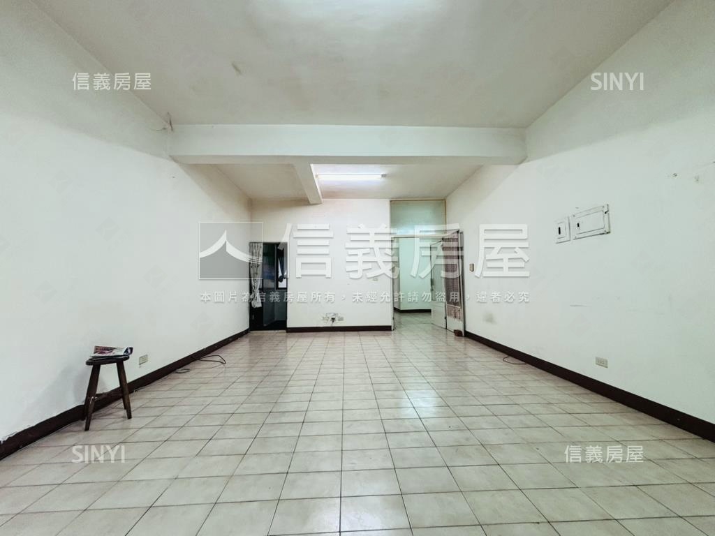 亞灣區公園旁質感公寓一樓房屋室內格局與周邊環境